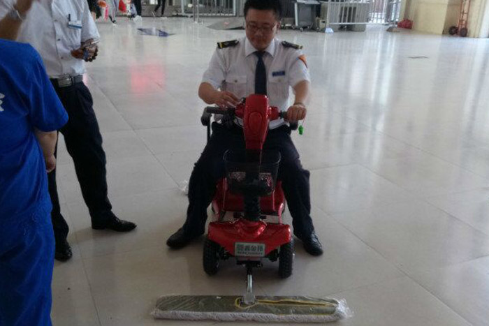 办公楼商场四轮电动尘推车101